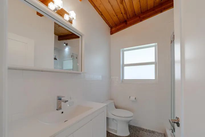Bathroom1