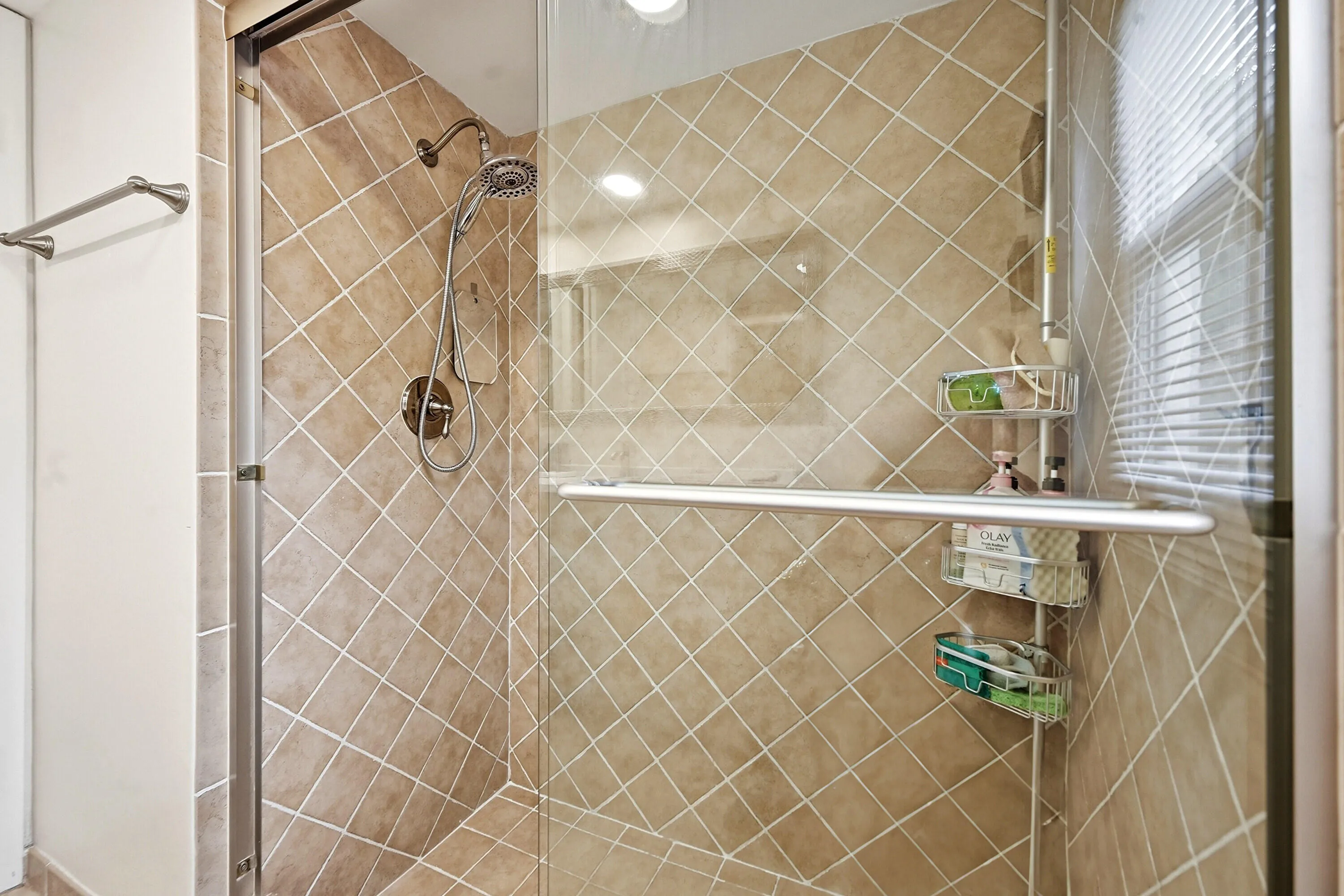 33_bathroom 1
