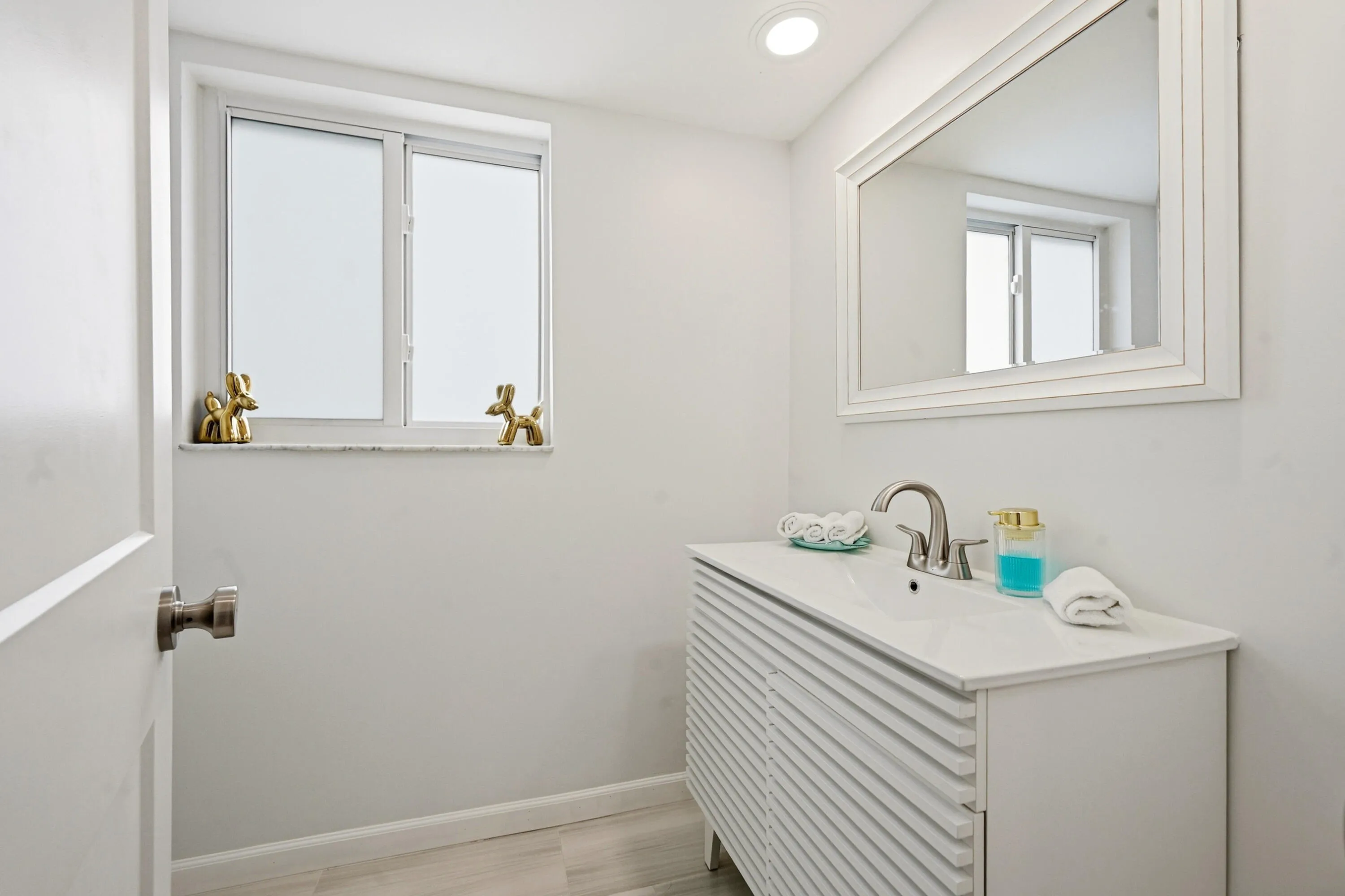 34_half bathroom