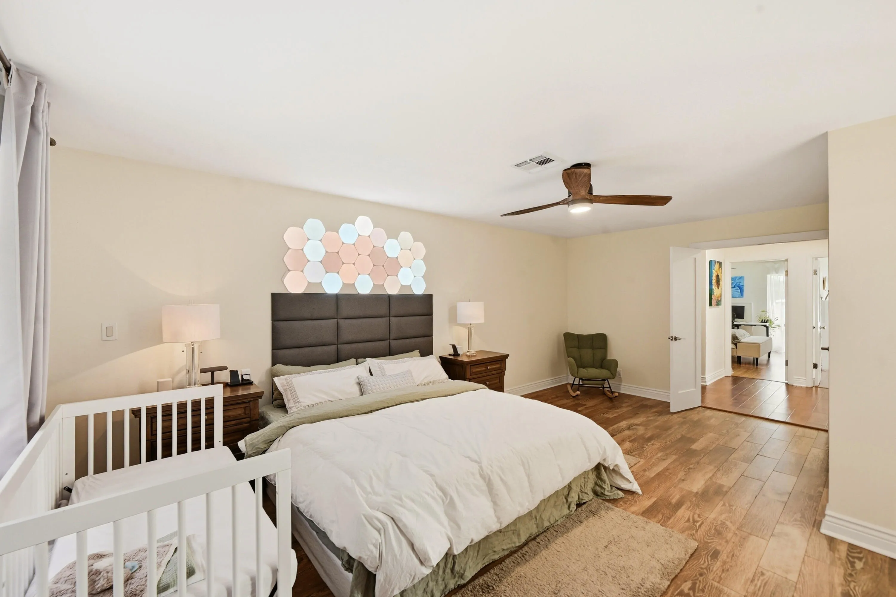 25_primary bedroom