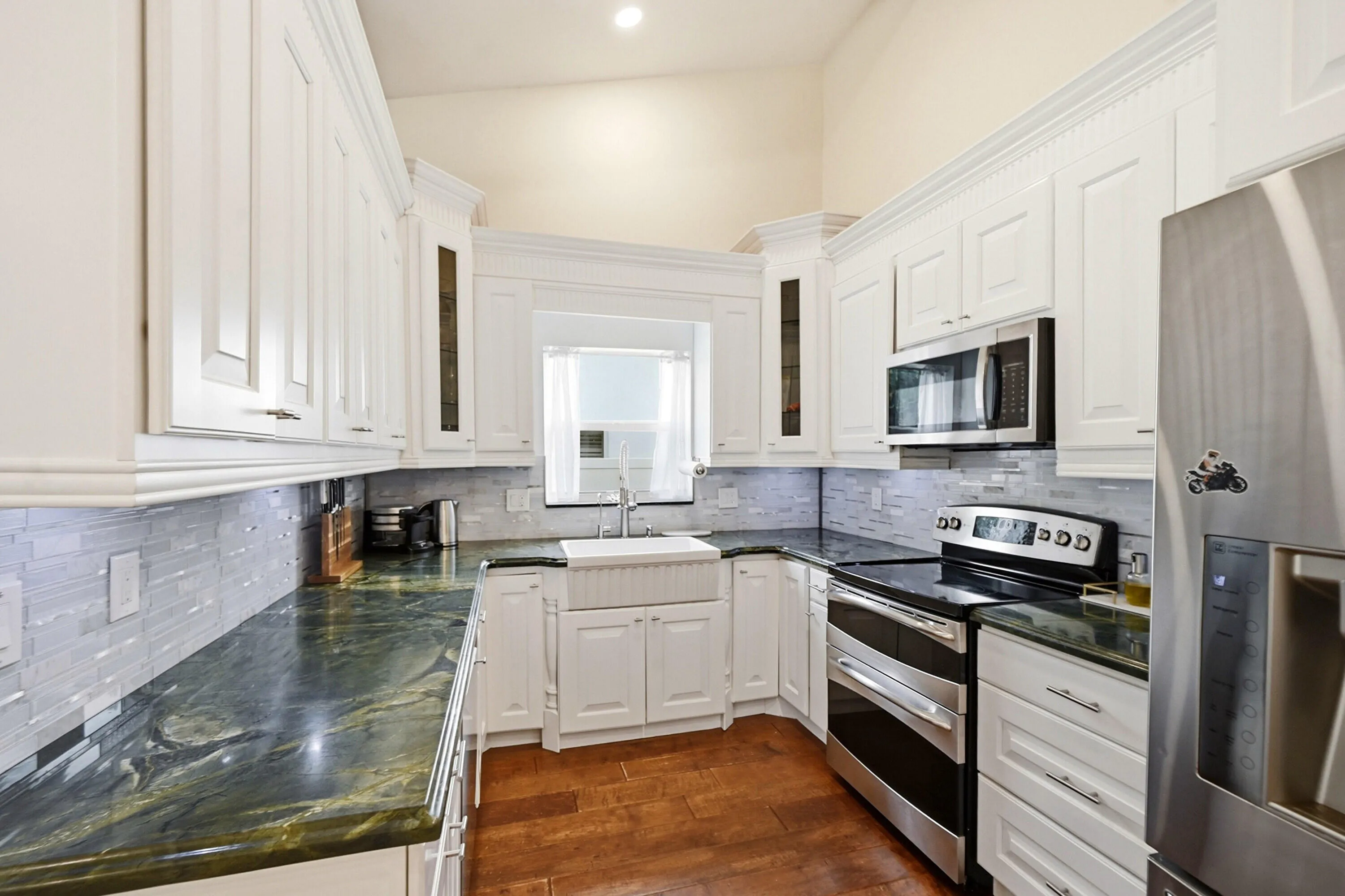 12_kitchen
