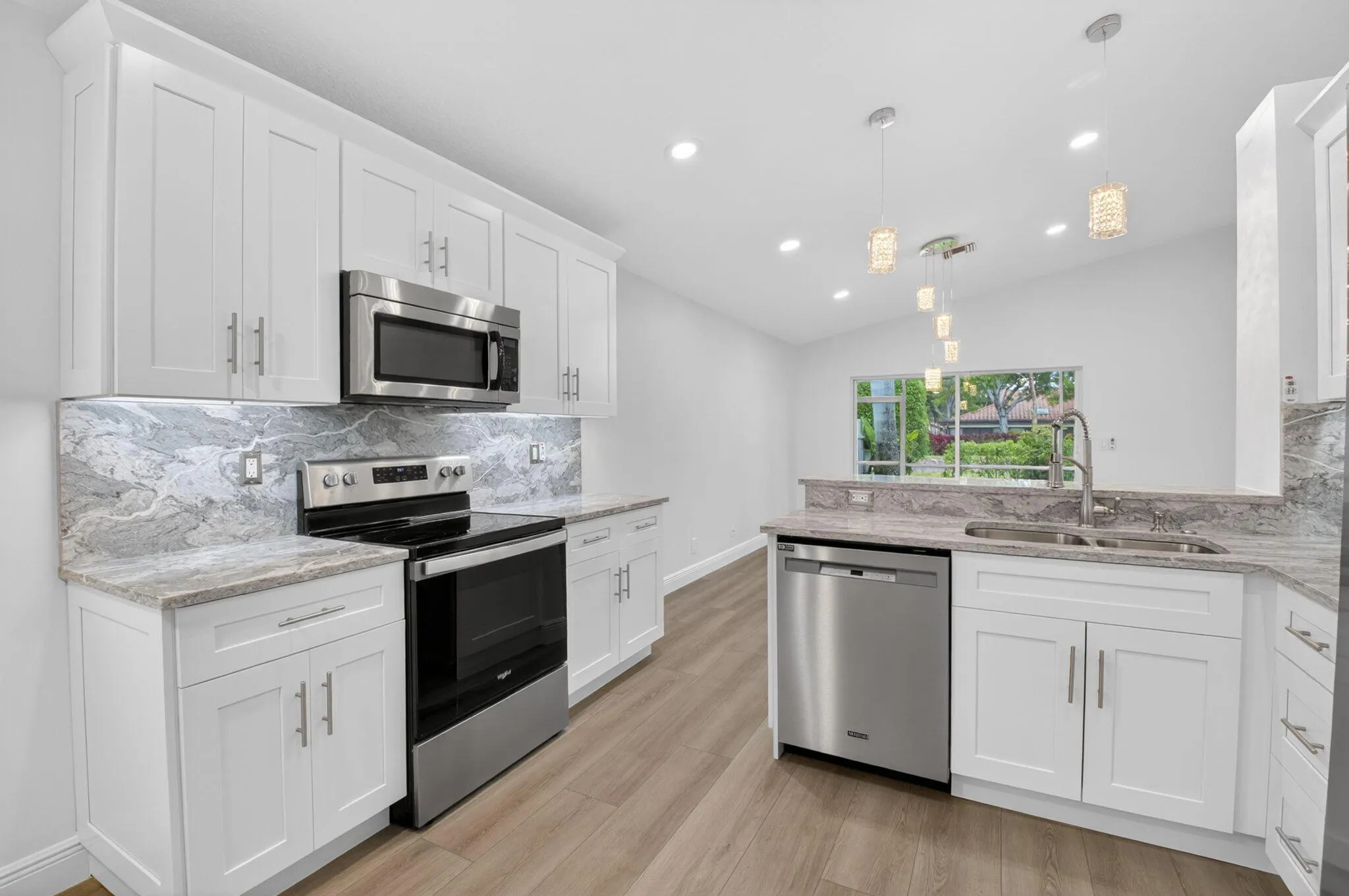 STUNNING NEW Chef's Kitchen