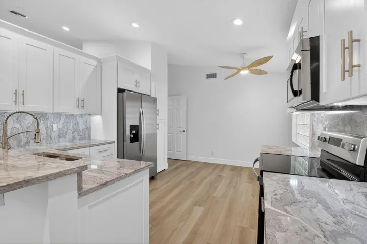 STUNNING NEW Chef's Kitchen