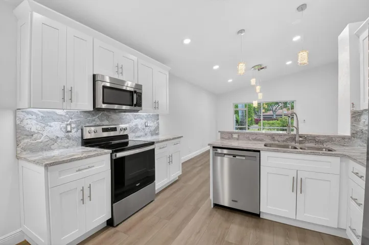 STUNNING NEW Chef's Kitchen