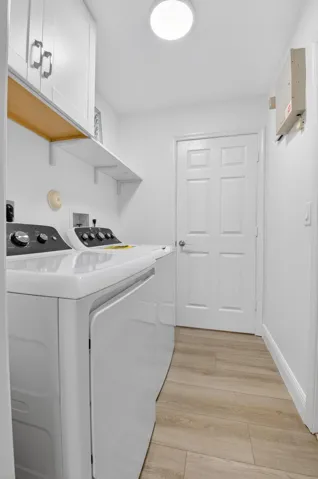Laundry w new appliances