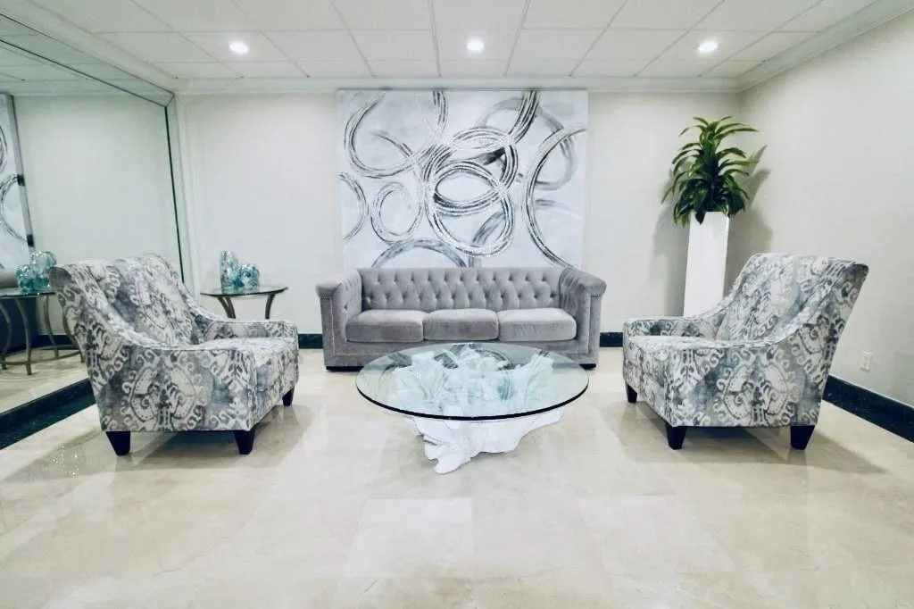 PDM LOBBY GREY OPEN 1