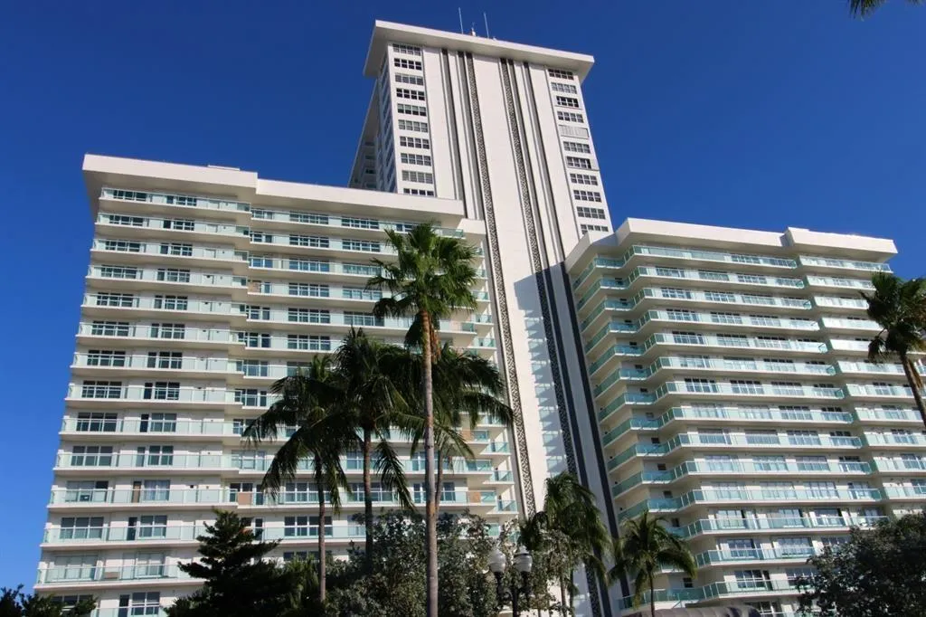 PDM BUILDING HIGHRISE