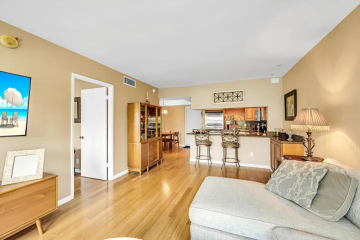 615 NE 12TH -6