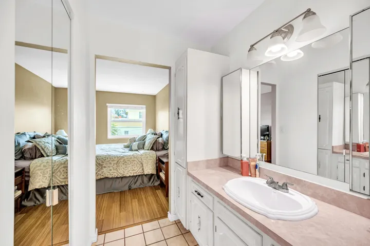 615 NE 12TH -18