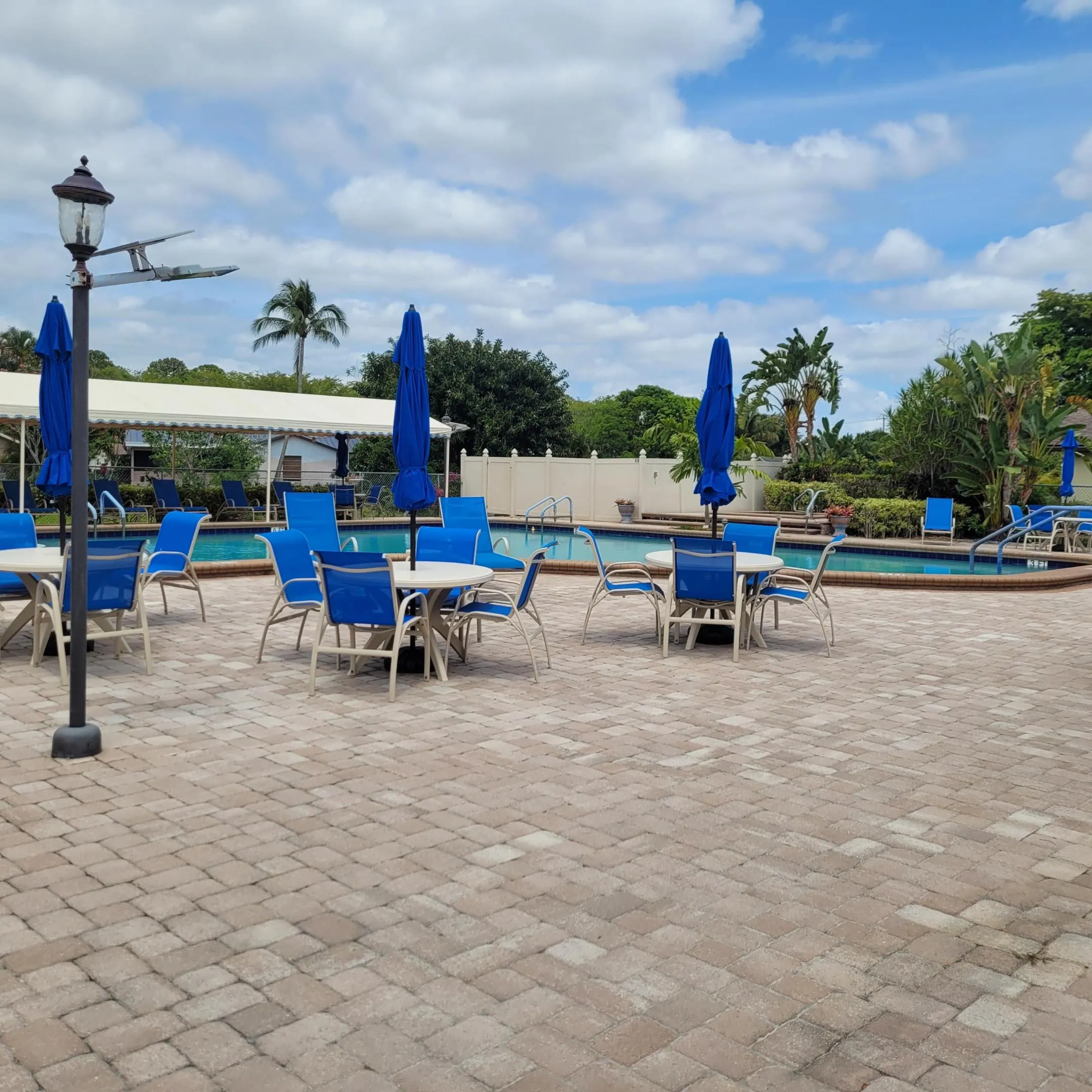 135 Pool patio