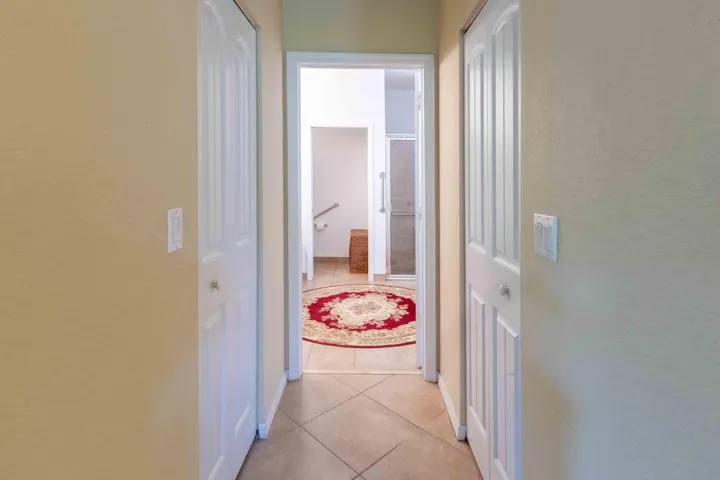4376 NW Oakbrook Cir-12-