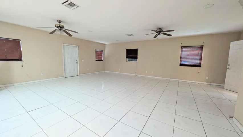 PXL_20260517_180310559.MP