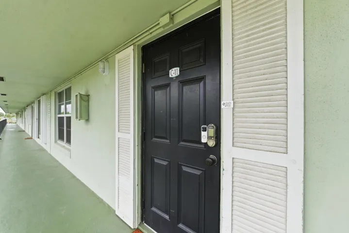 801 W Oakland Park blvd C11_016