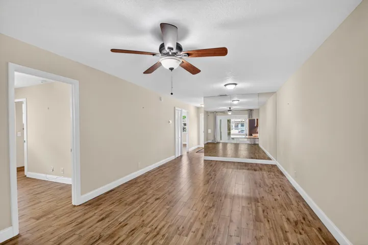 Open Living Area (2)