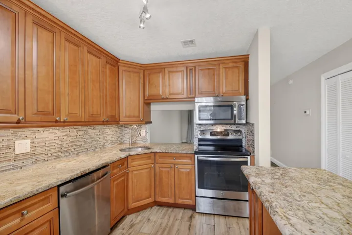 Kitchen 4