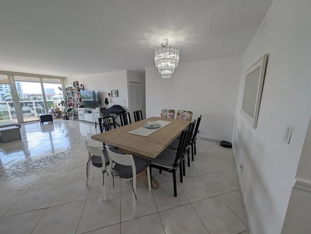 Spacious Dinning Area
