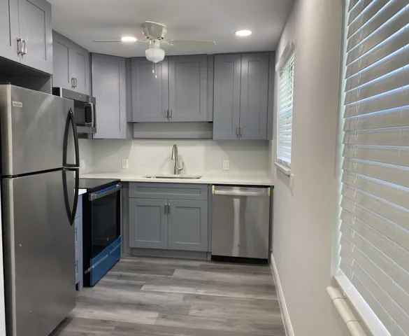 CORNER W/ EXTRA WINDOWS