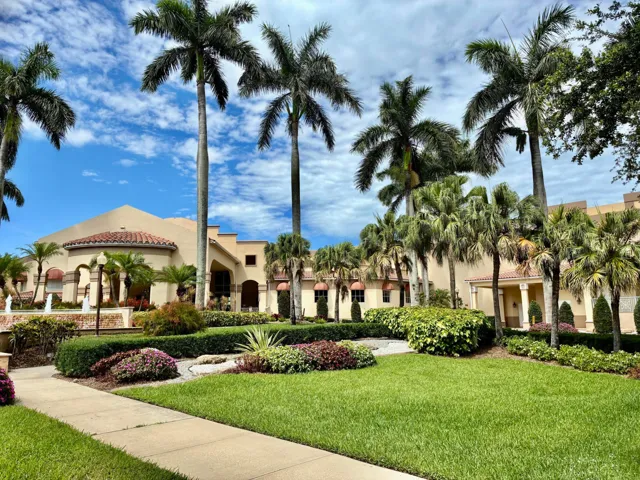 CORAL LAKES CLUBHOUSE