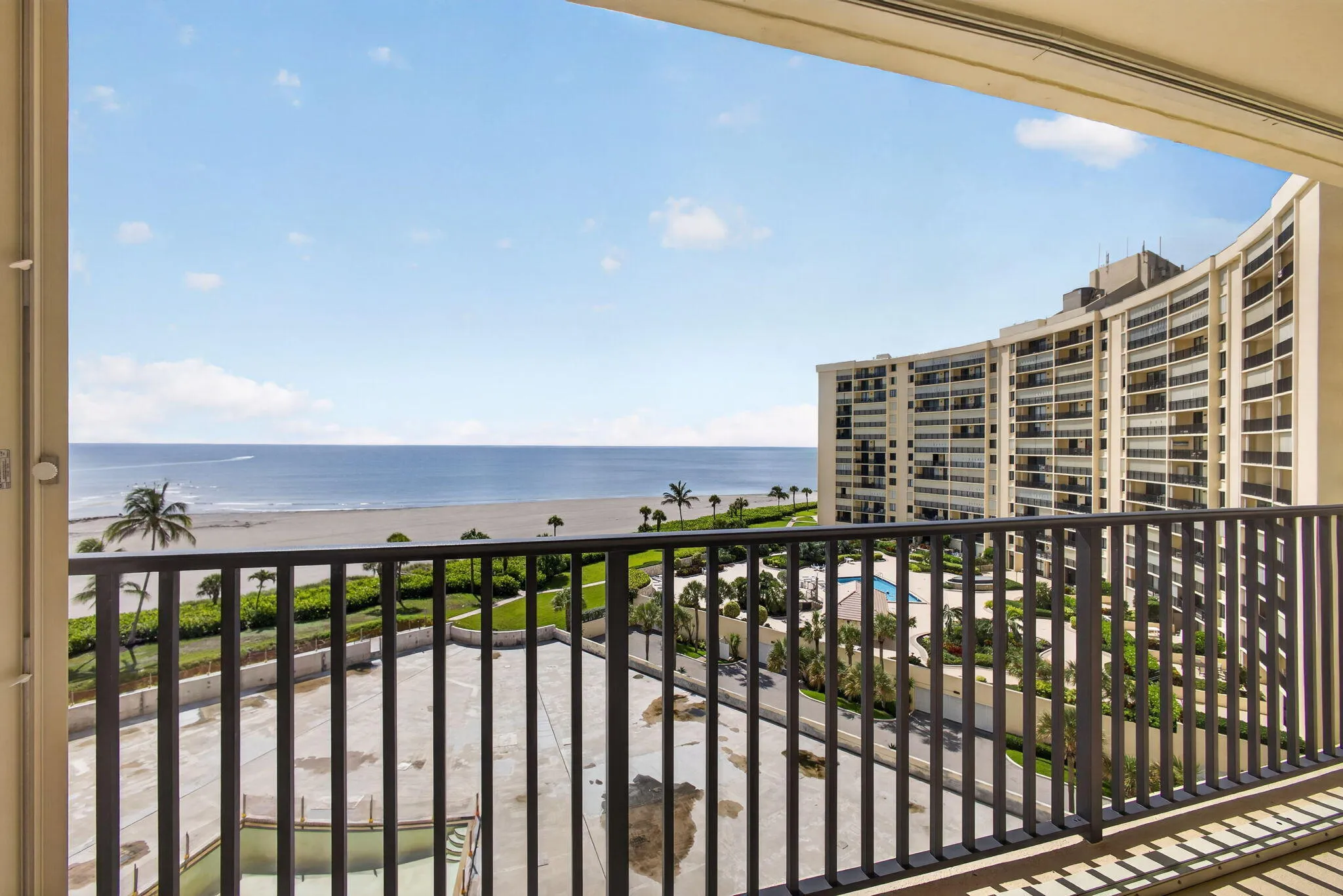 Balcony Beach / Pool View