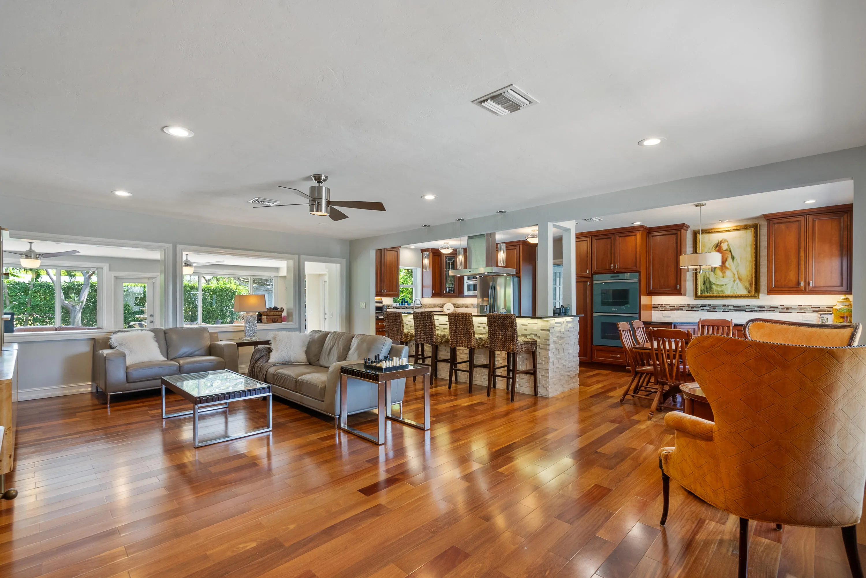 living/kitchen