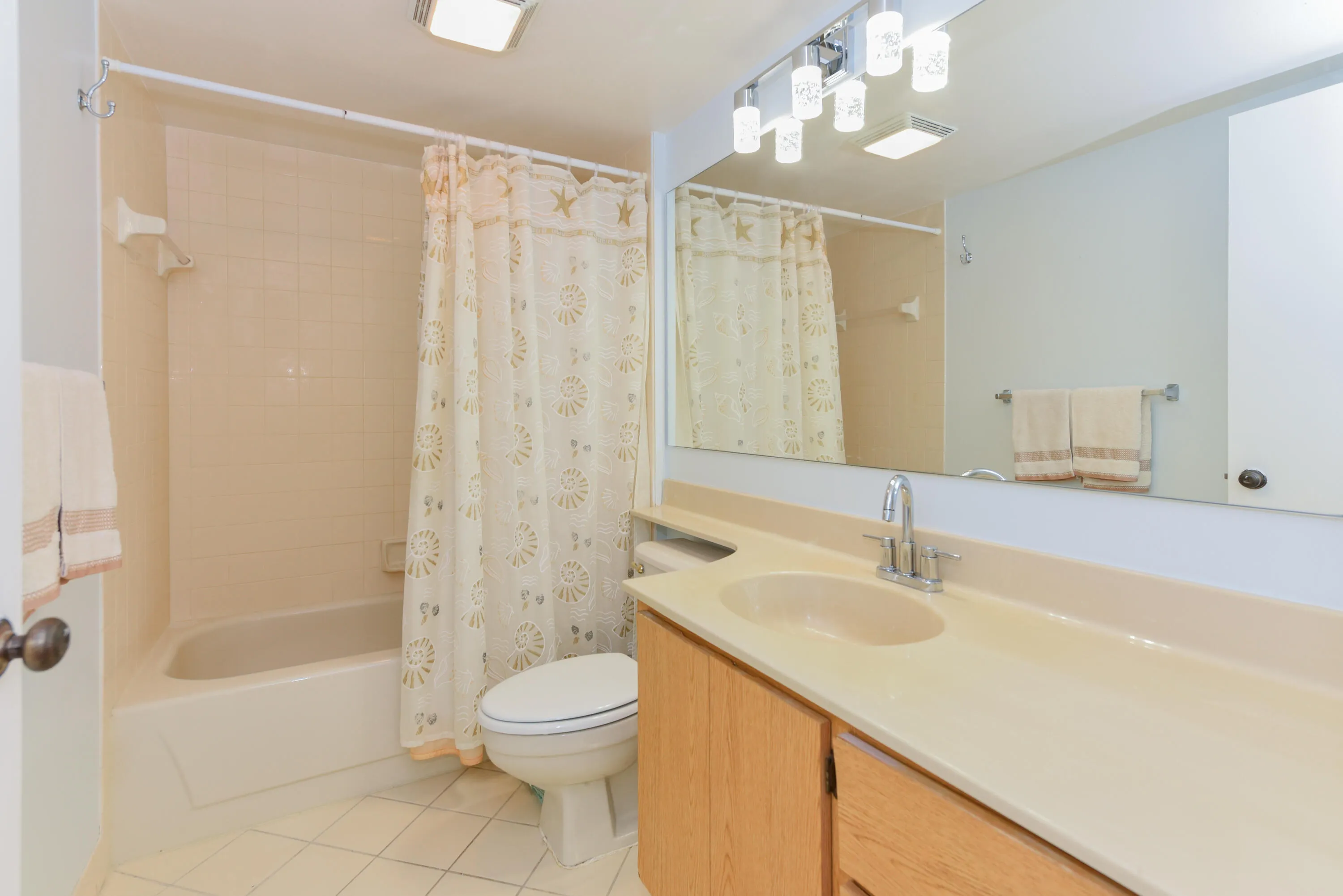 601 S Seas Dr_#303_MArina Brier_26