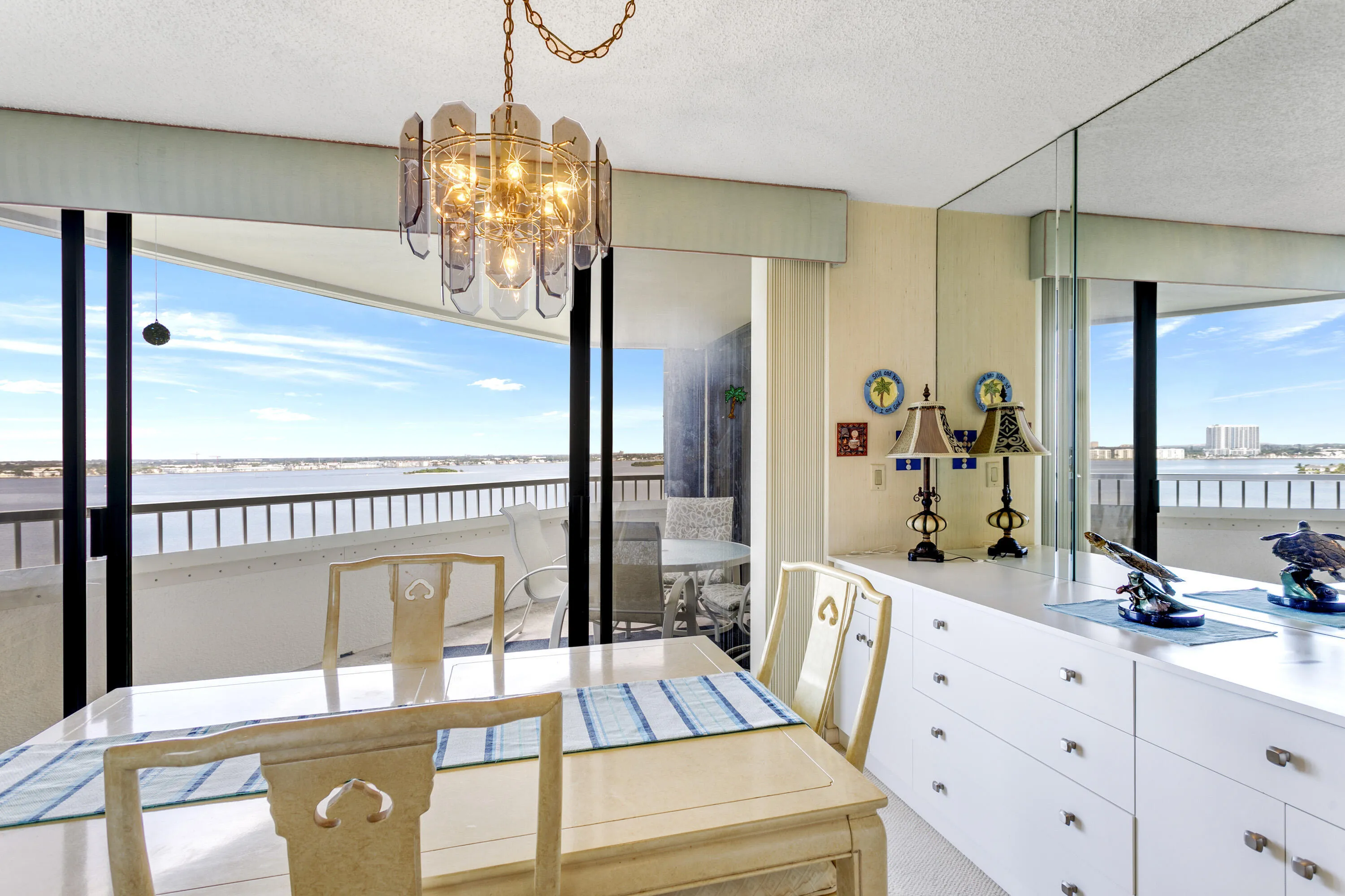 dining room2
