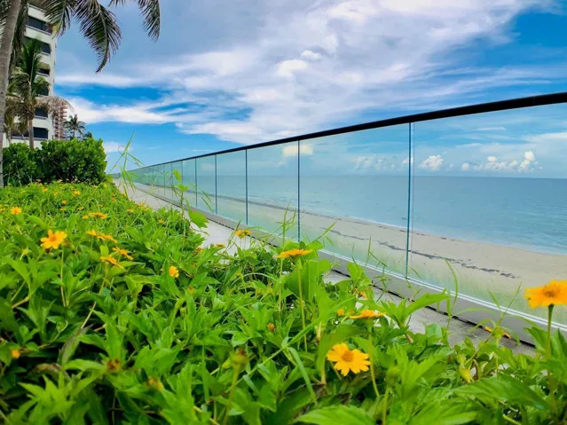 seawall boardwalk