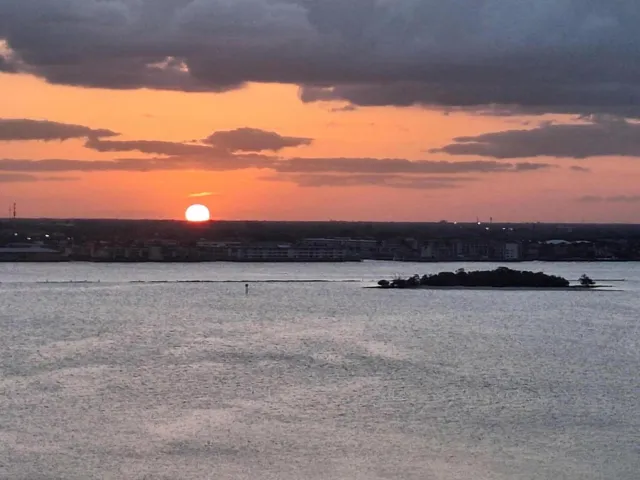 sunset 10c
