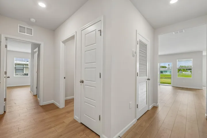5-web-or-mls-SE Bowie St-S0209-005