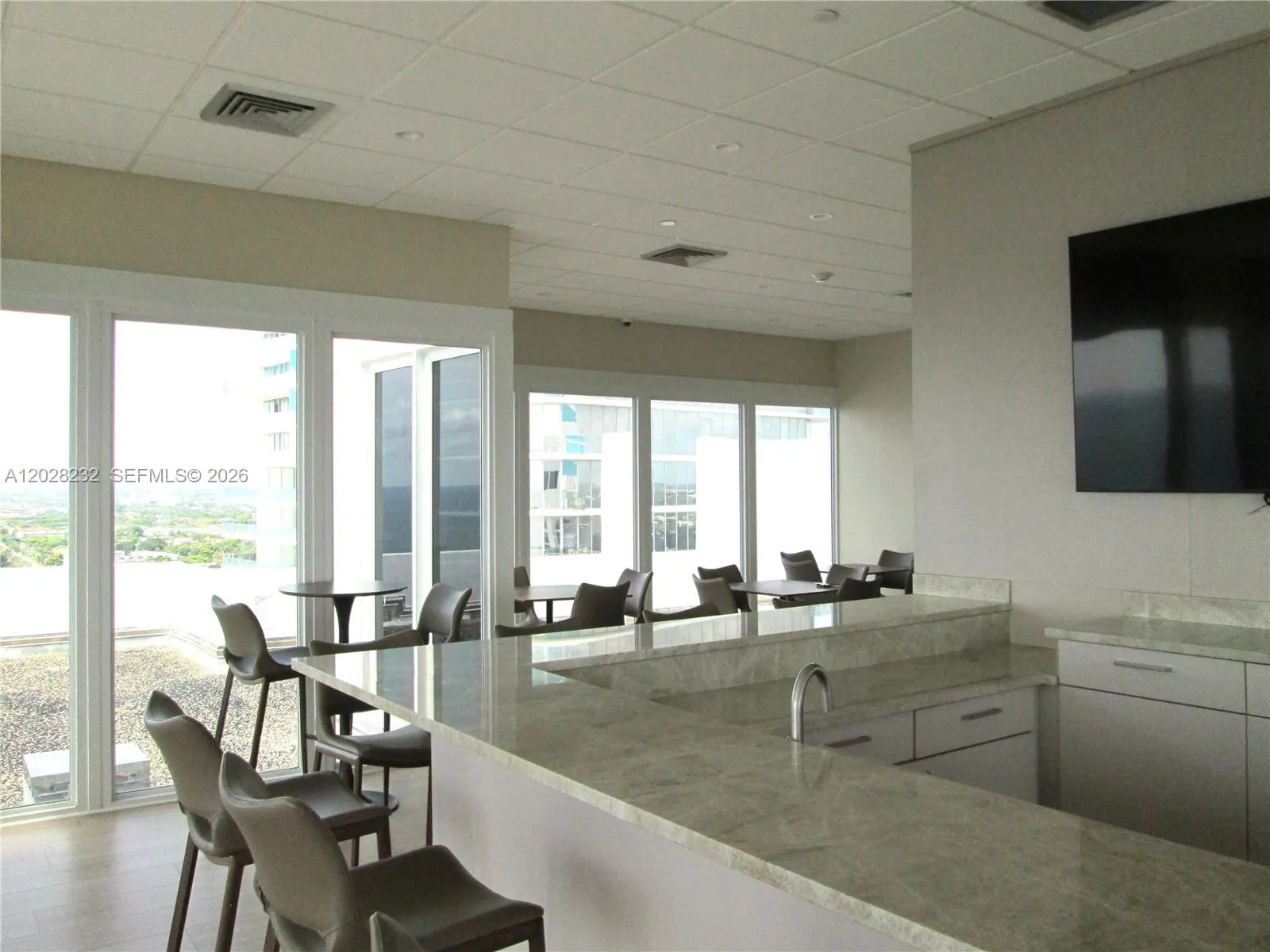 Skyroom Lounge