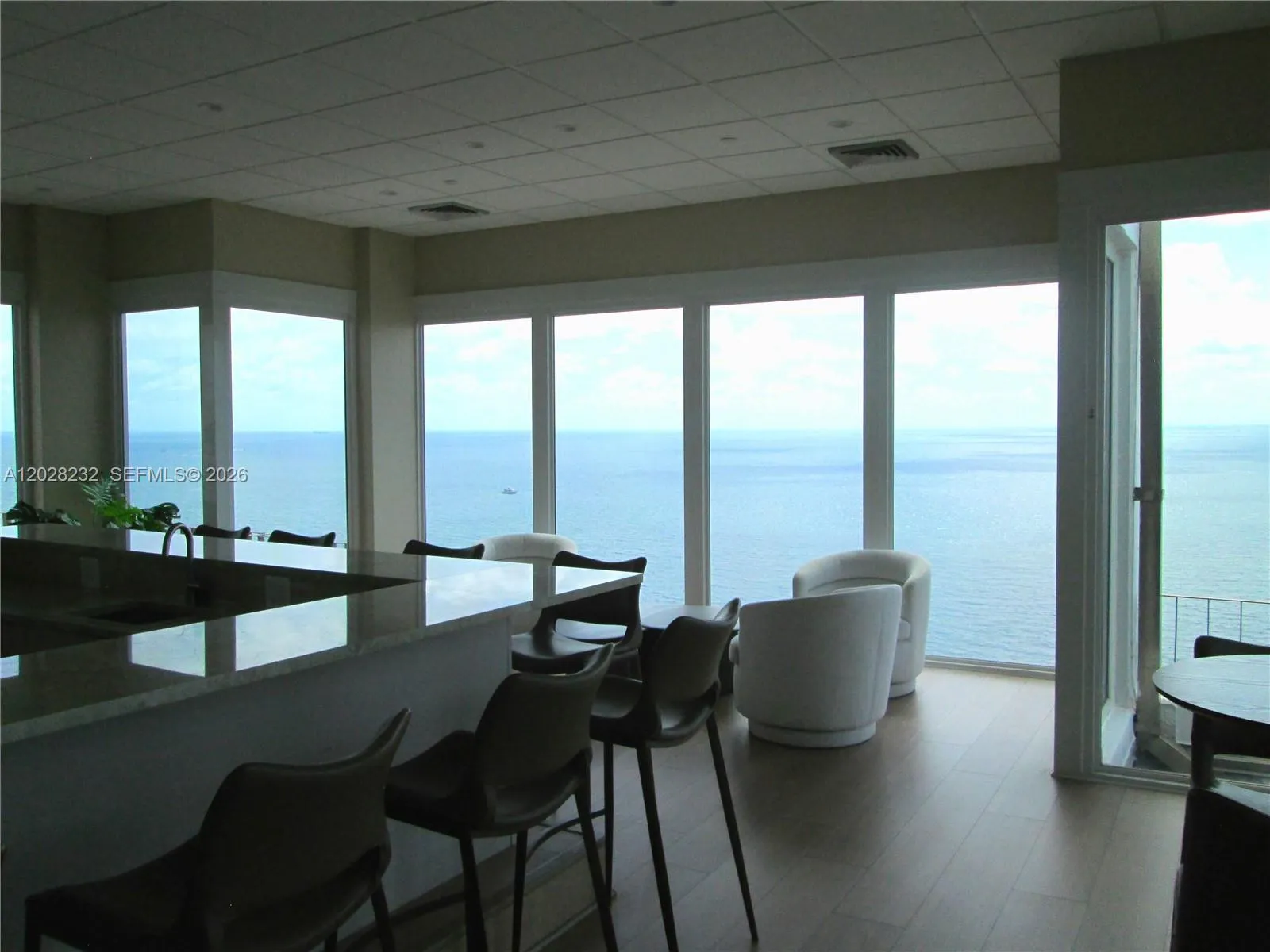 Skyroom Lounge