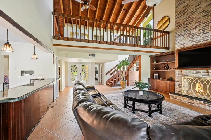 10_living room