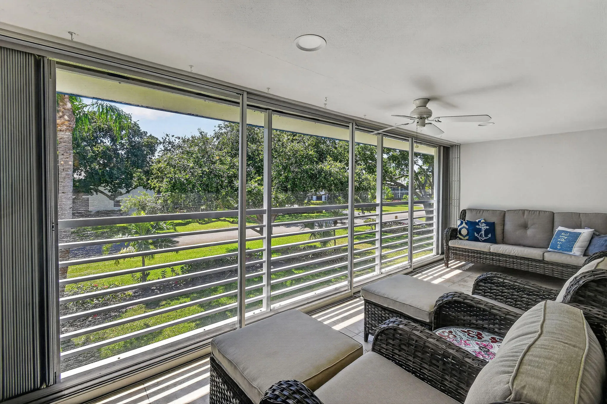 9GardenSt#204J(40)