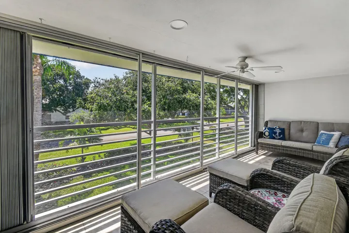 9GardenSt#204J(40)