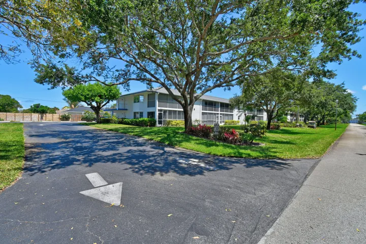 9GardenSt#204J(46)