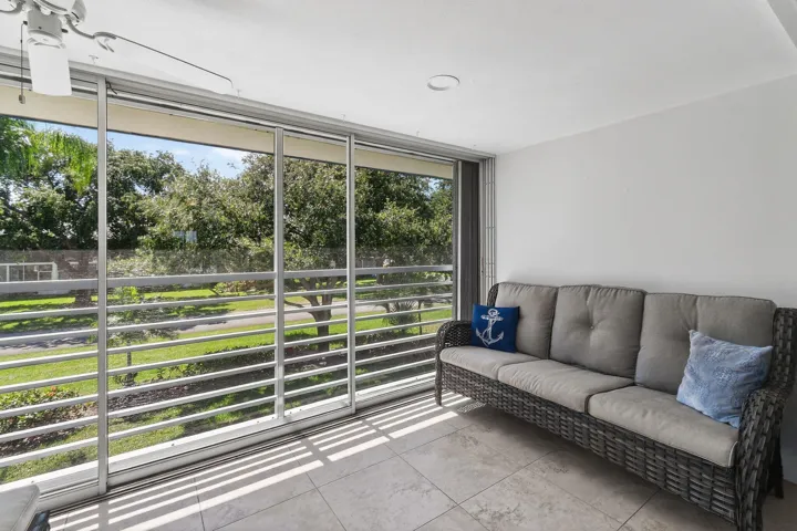 9GardenSt#204J(37)