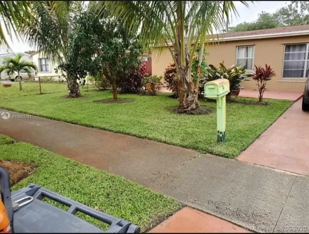 1420 N 70th Avenue, Hollywood, FL 33024