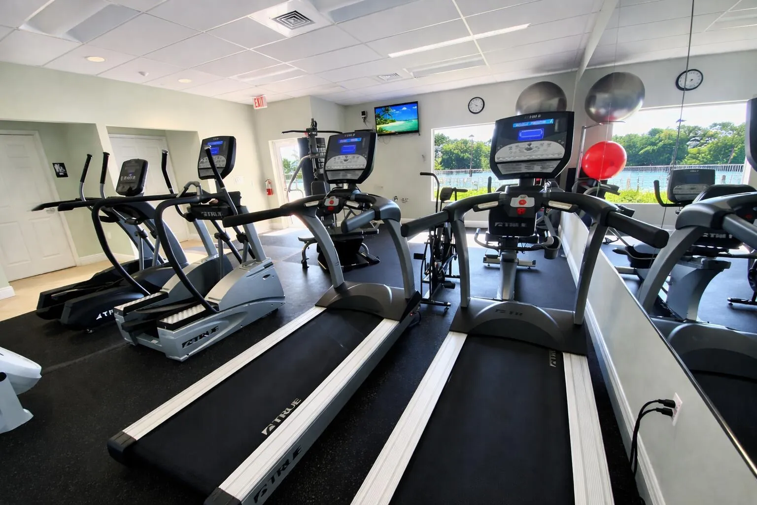 Colonial Club Gym