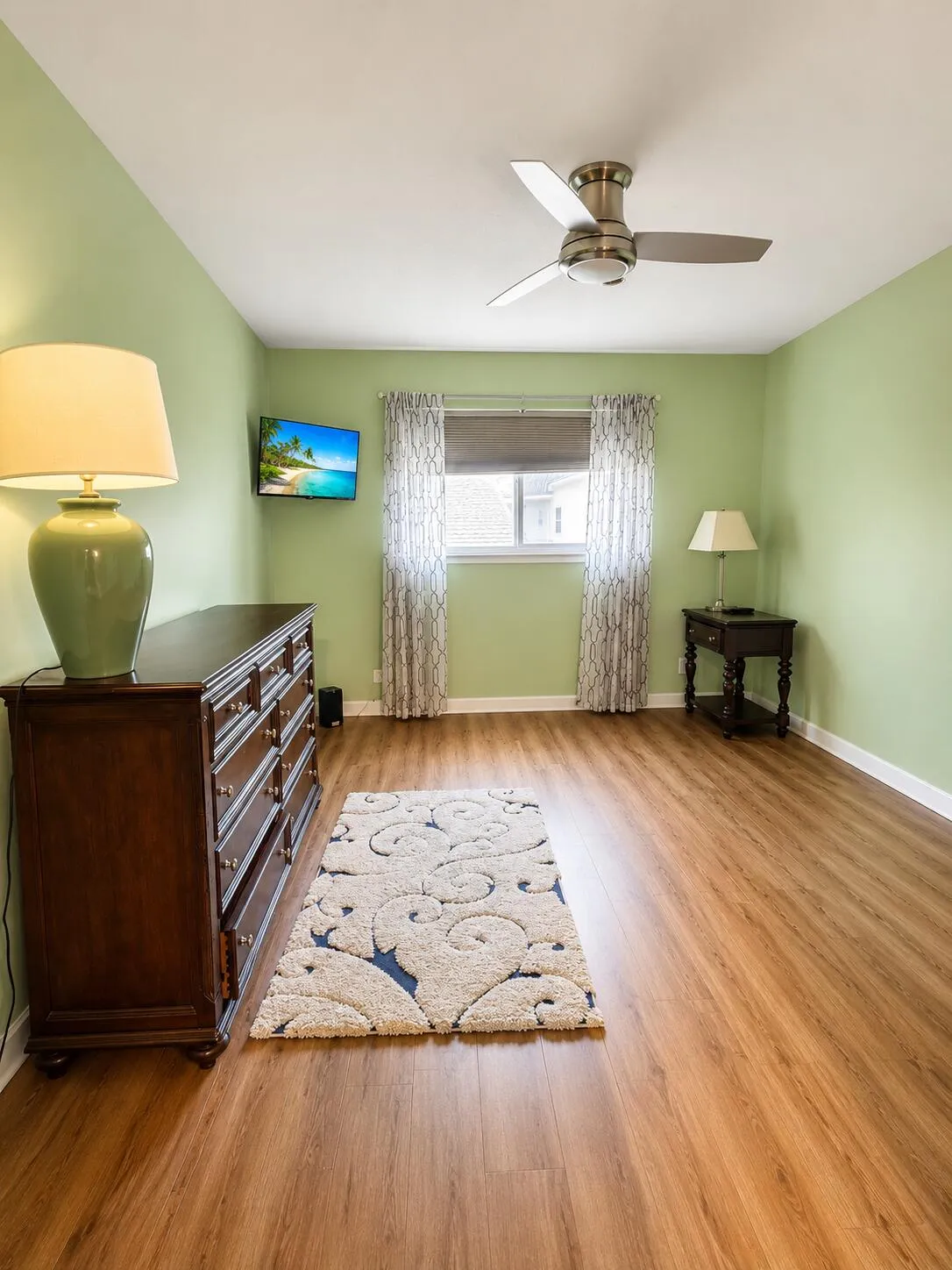 18 Colonial Club Dr 200 Primary Suite
