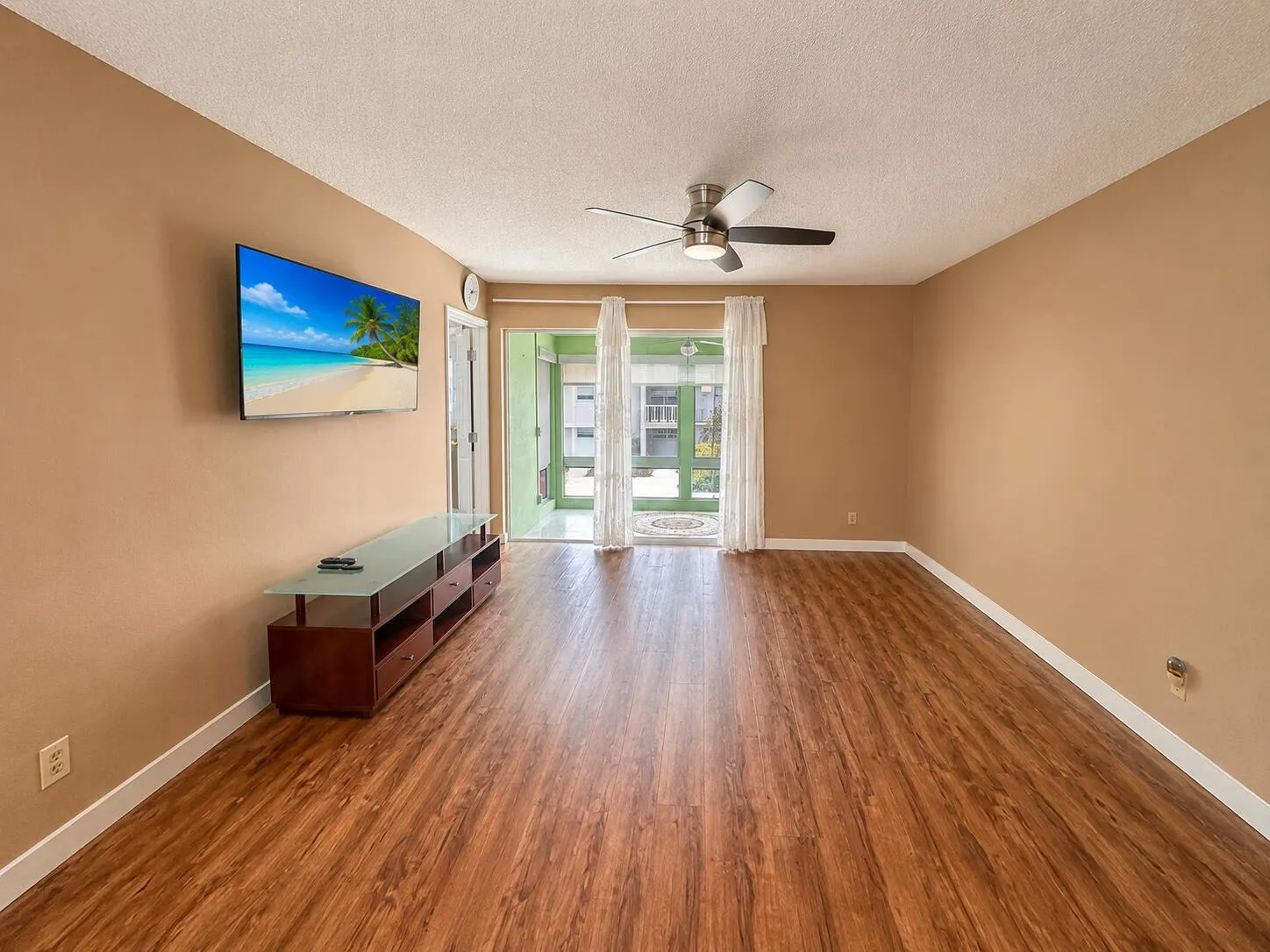 18 Colonial Club Dr 200 Living Area 2
