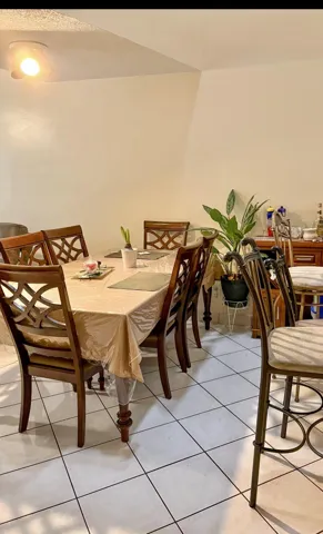 dining room /snack bar