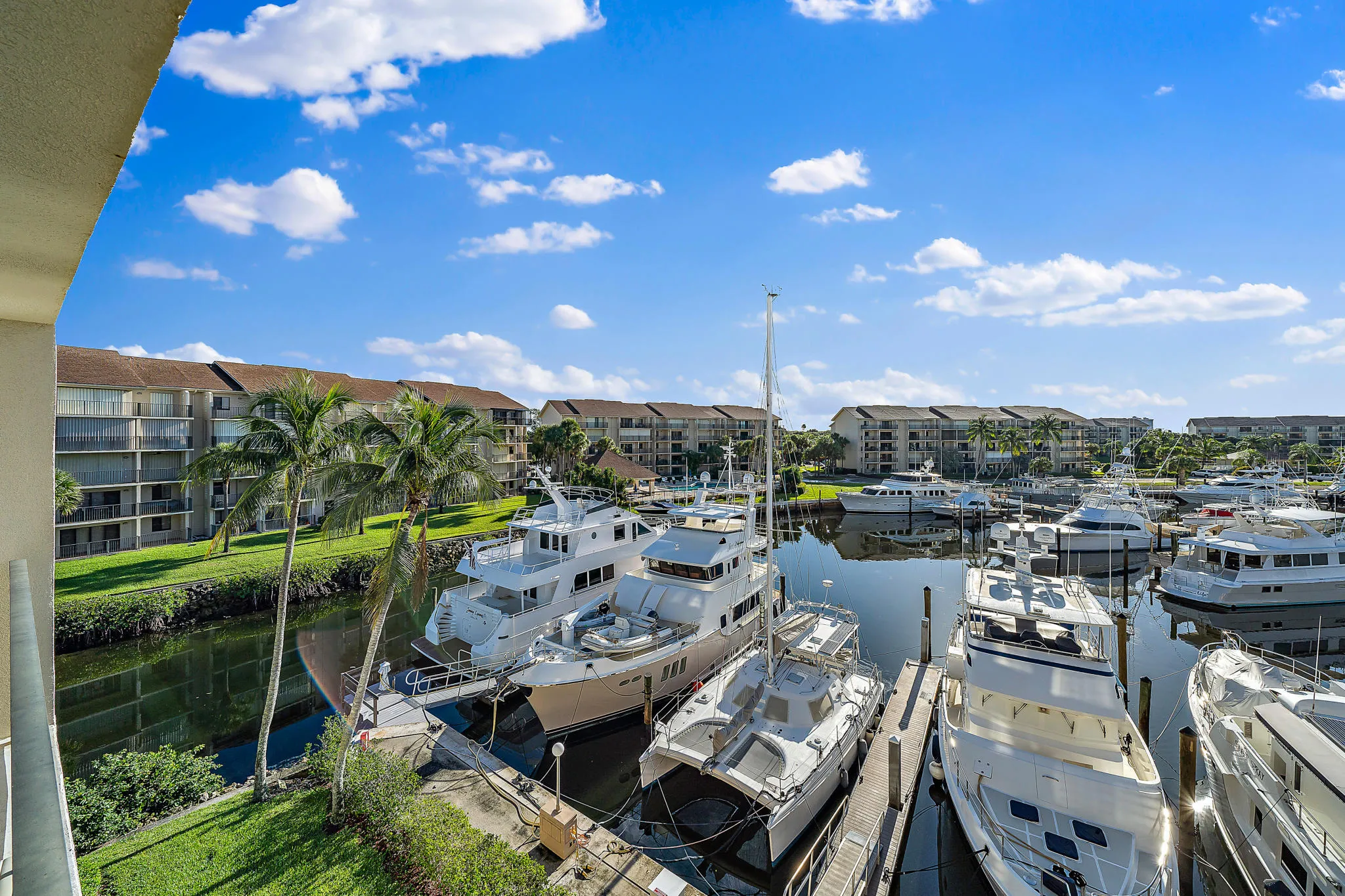 009-2601MarinaIsleWay402-Jupiter-FL-smal