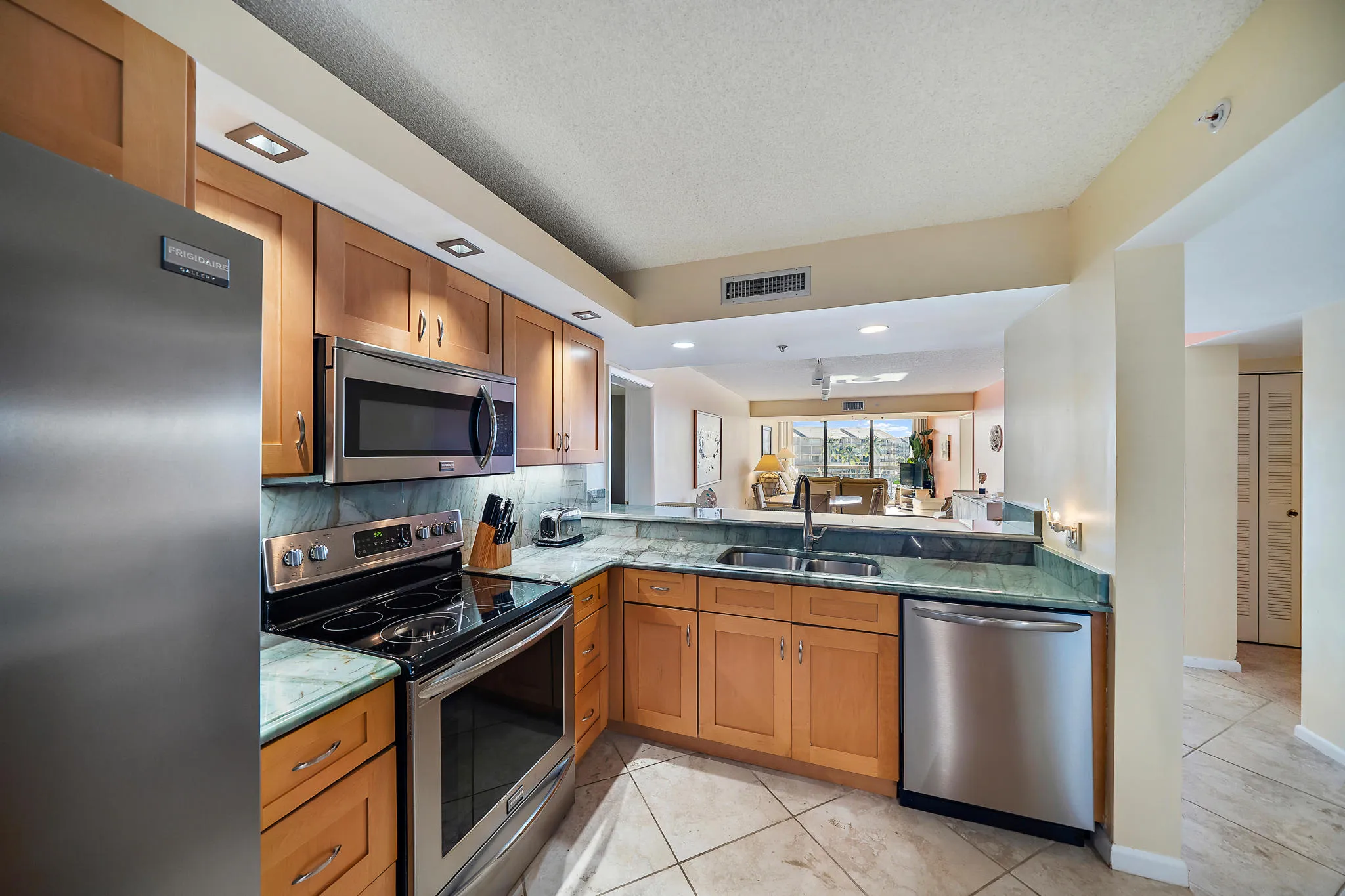 018-2601MarinaIsleWay402-Jupiter-FL-smal