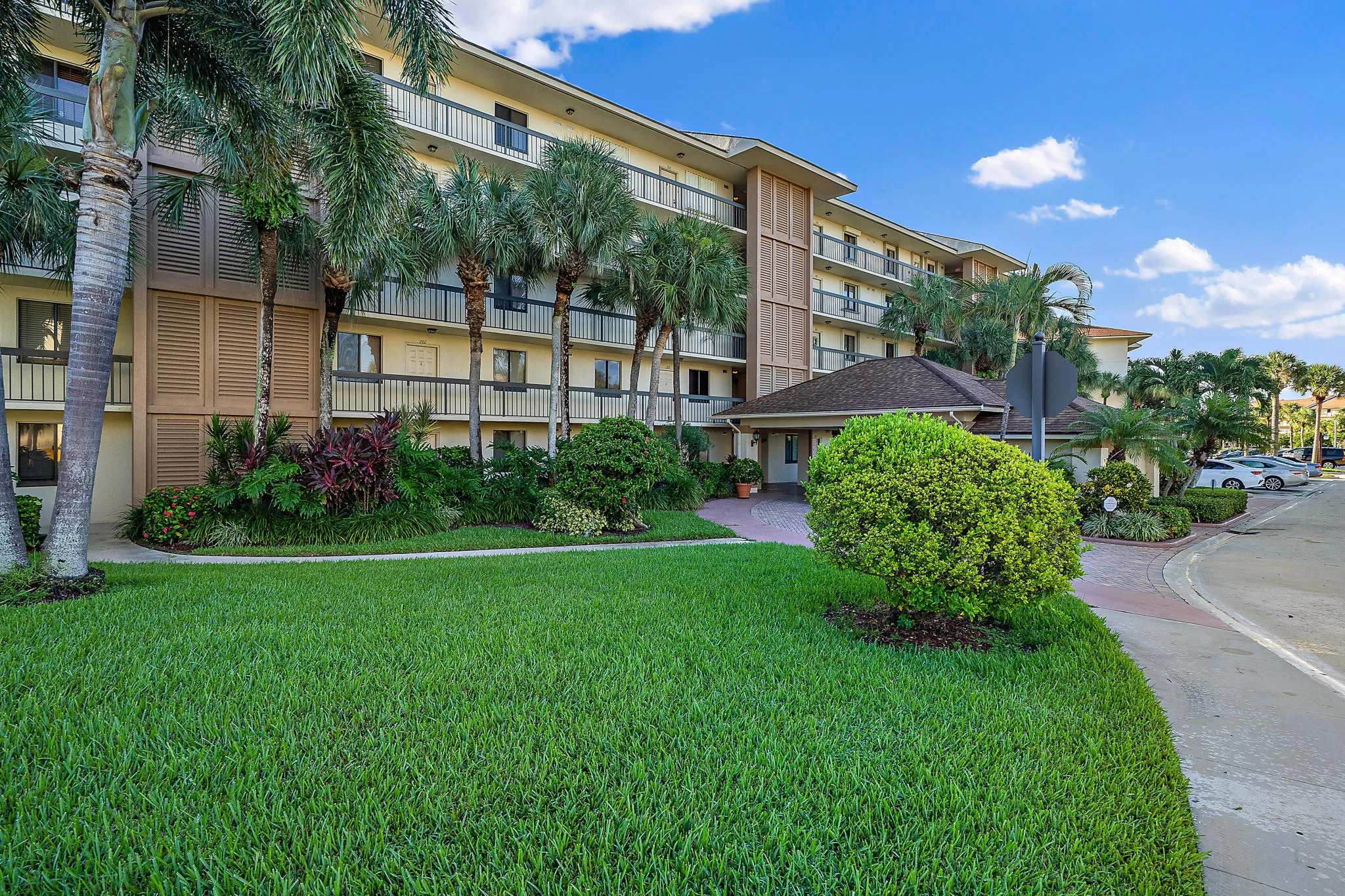 002-2601MarinaIsleWay402-Jupiter-FL-smal