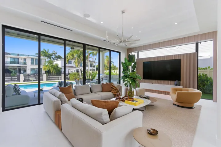 511 Silver Ln Boca Raton 12