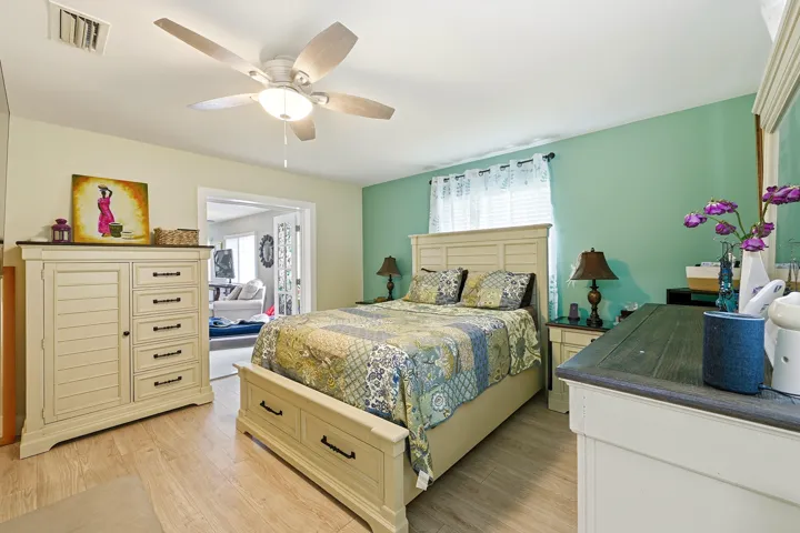 22_stl_7589