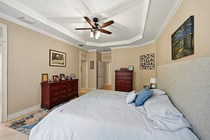 Grand Primary Room