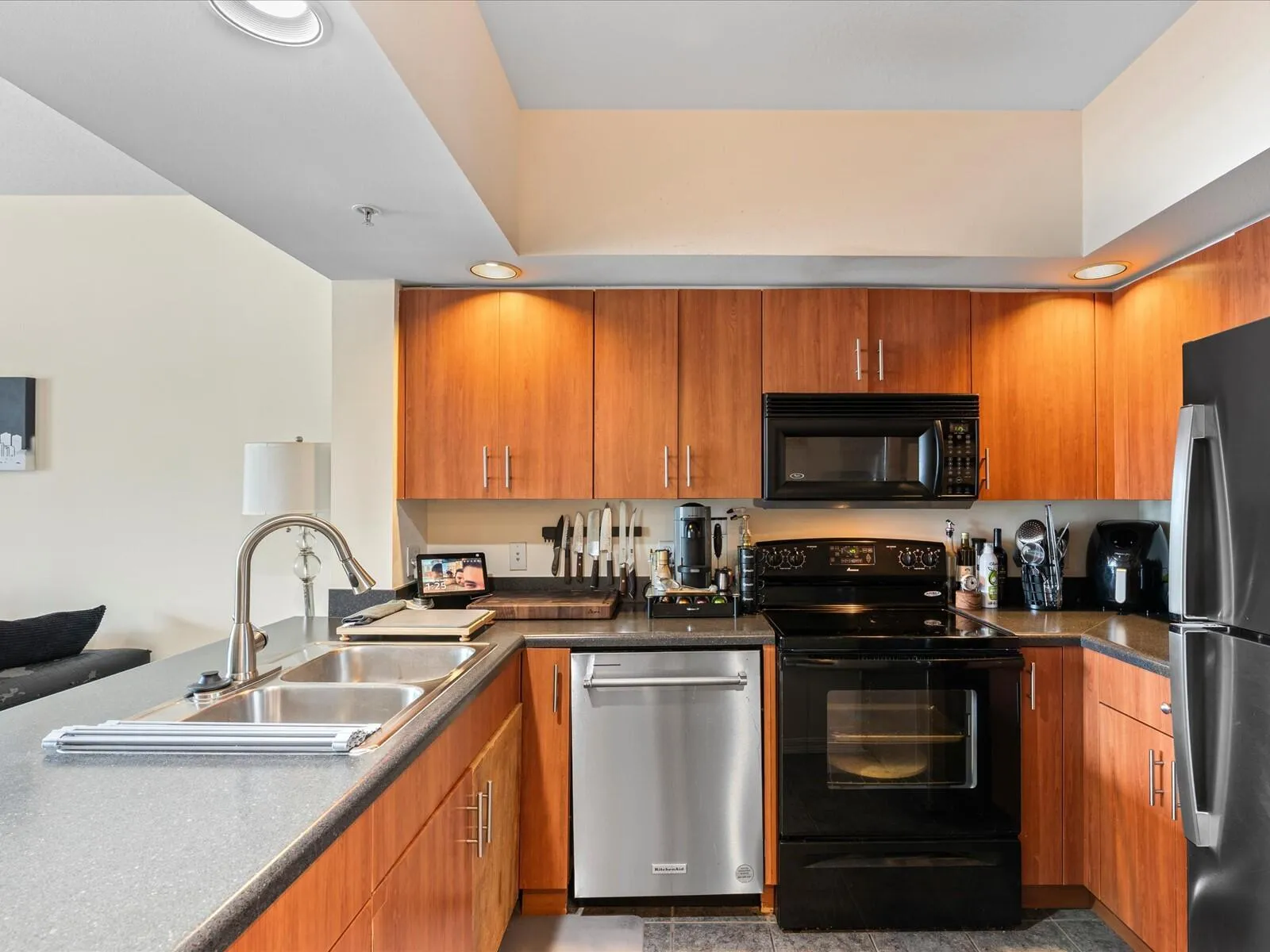 12-Kitchen