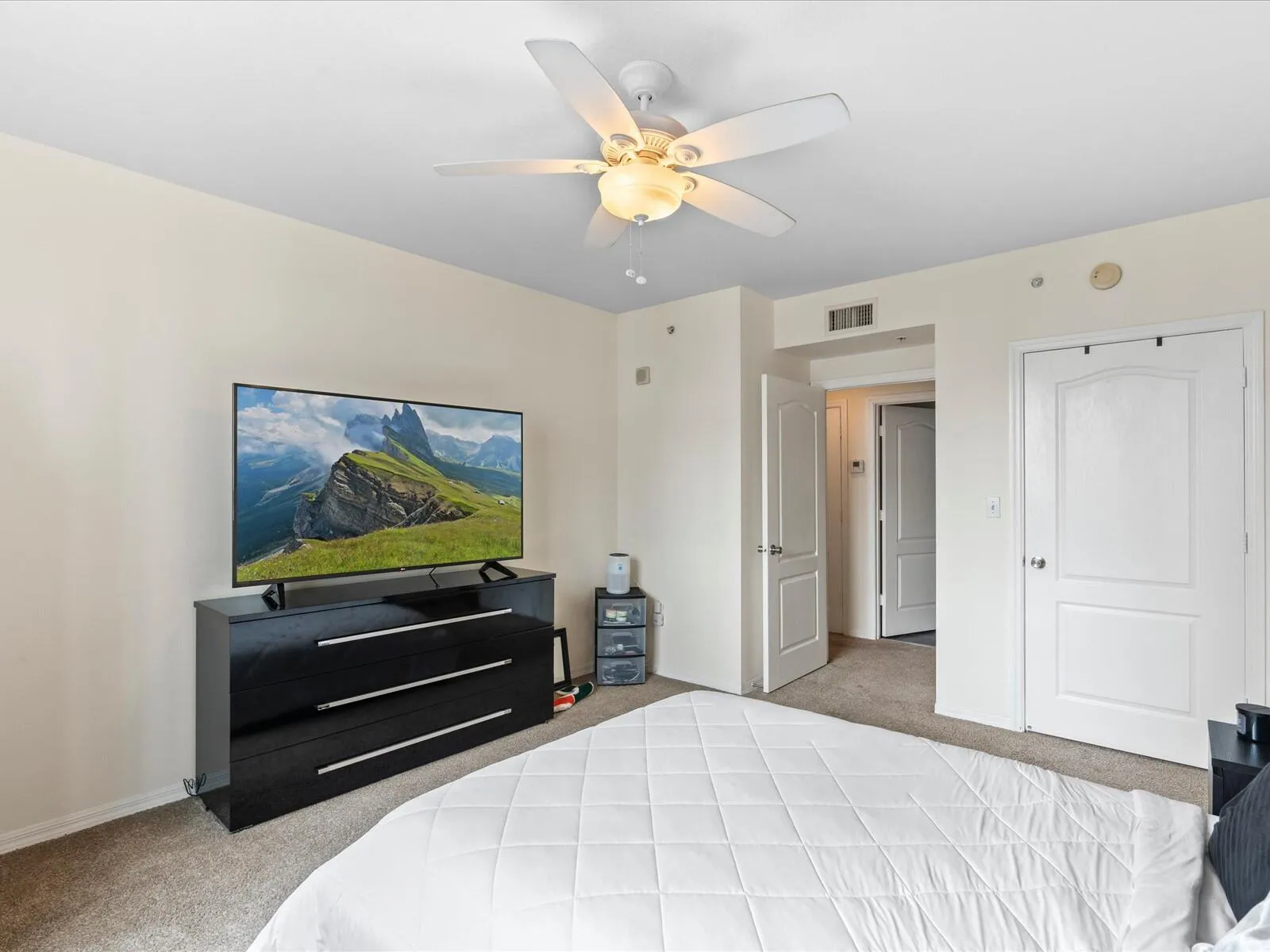 25-Bedroom