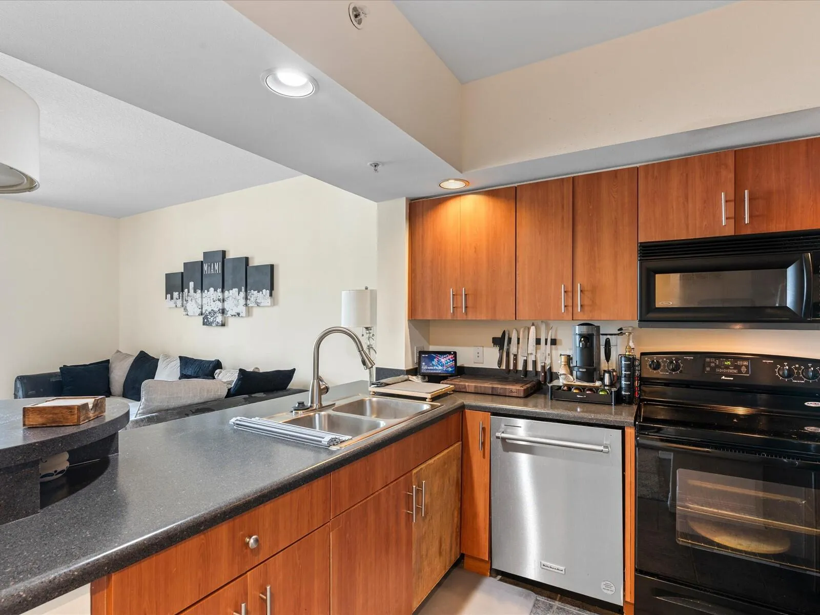 14-Kitchen